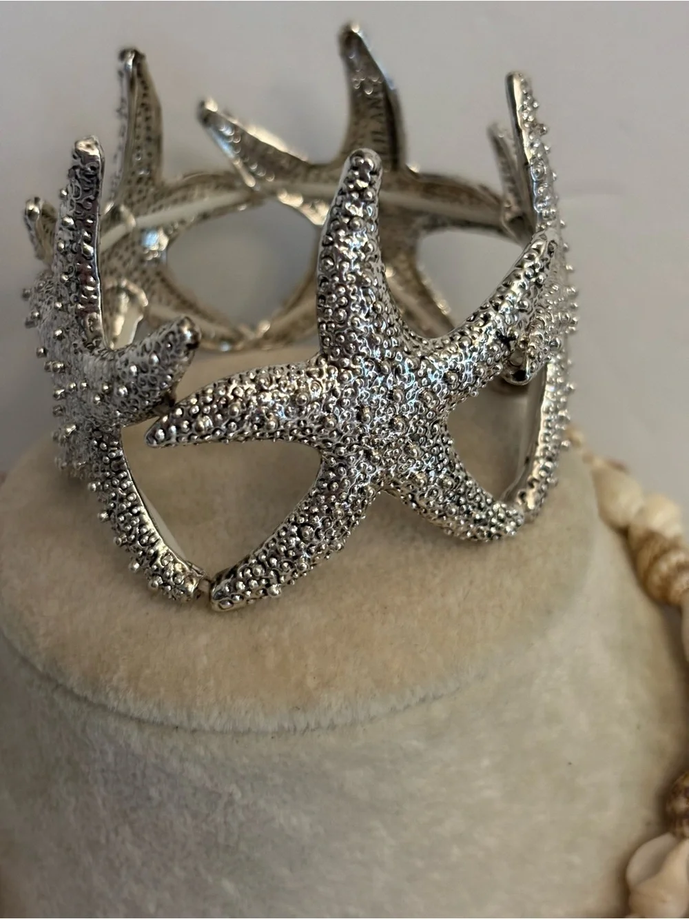 Coastal Jewelry Set Shell Necklaces & Silver Starfish Cuff Bracelet Bundle - Picture 3 of 12